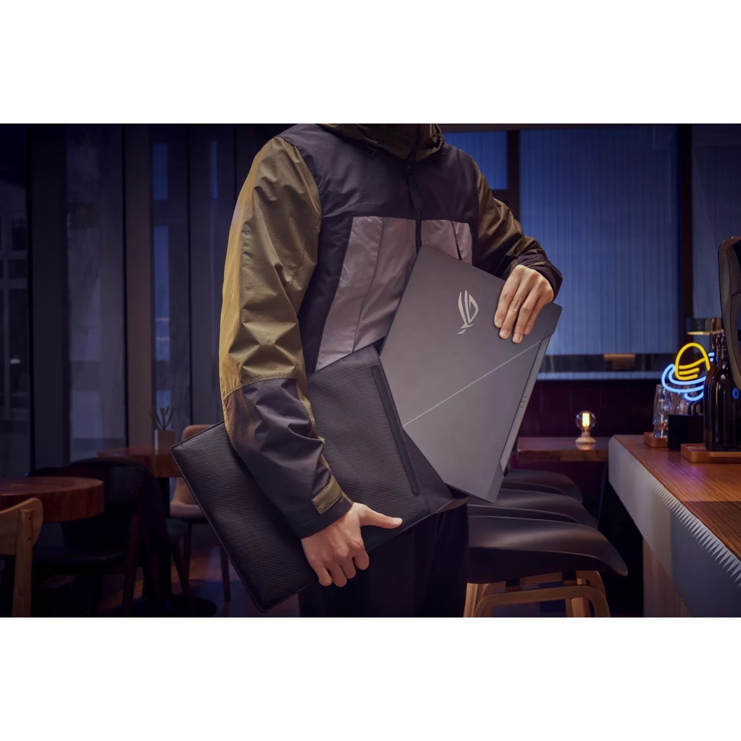 Asus ROG Zephyrus Duo 15 GX550LWS (GX550LWS-HF096T)