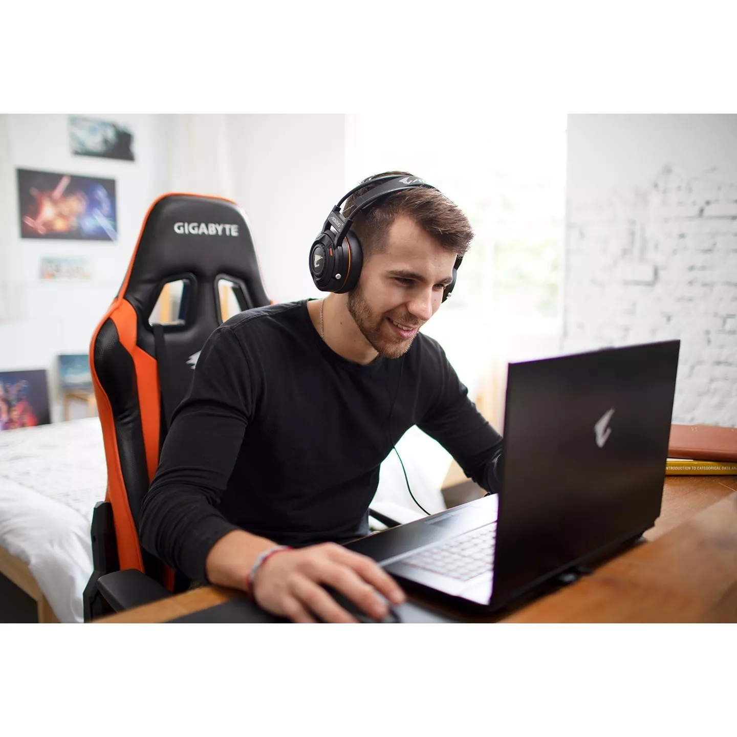 Gigabyte 15 SB-7US1130SH