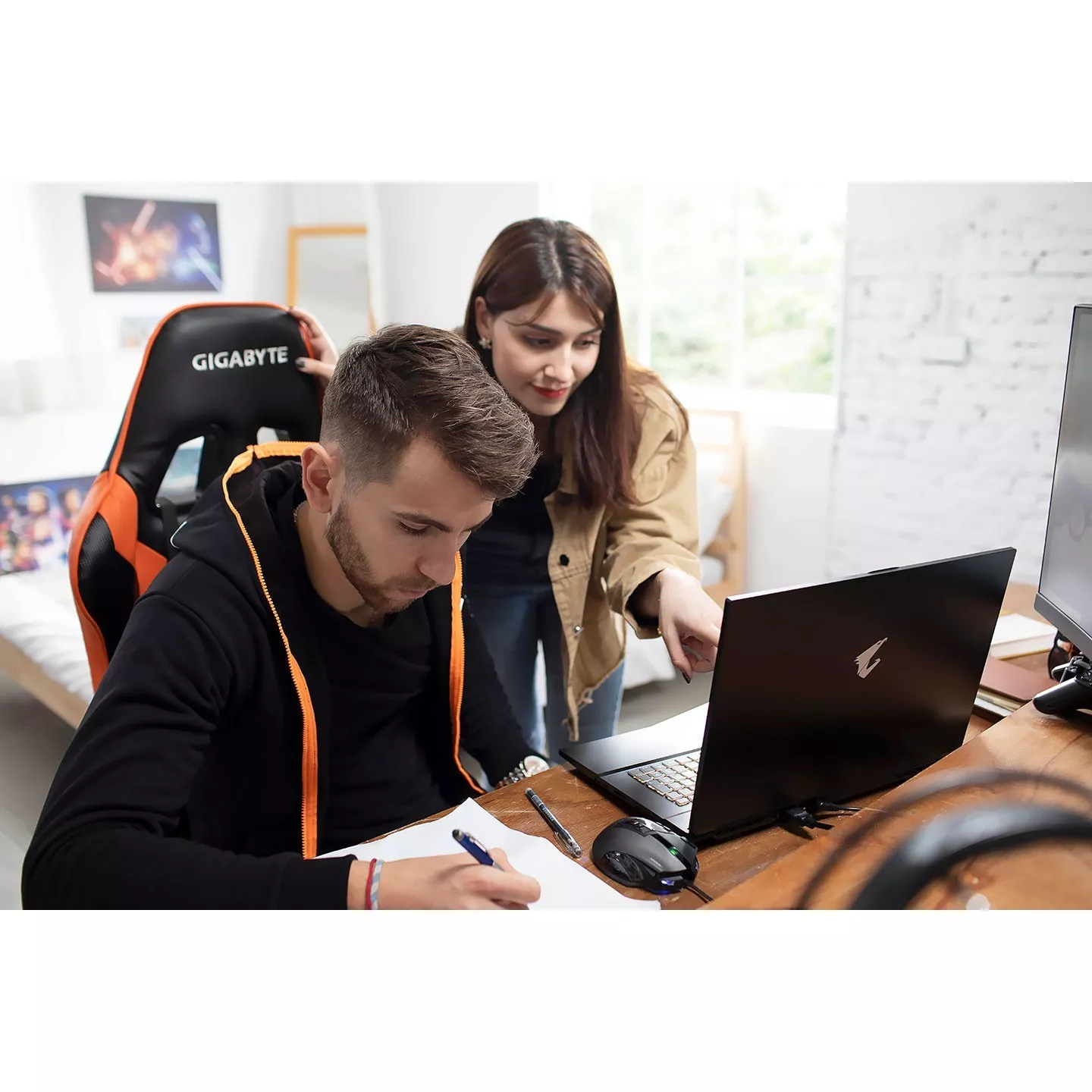 Gigabyte 15 SB-7US1130SH