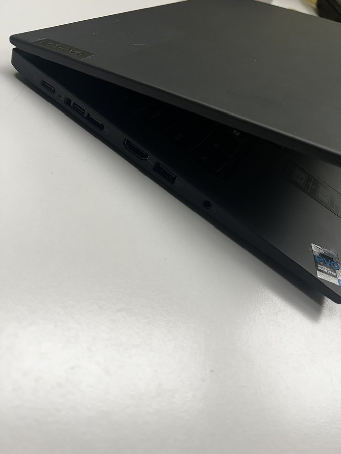 Lenovo ThinkPad T14s Gen 2 Intel [T14s Gen 2 20WM0052US]